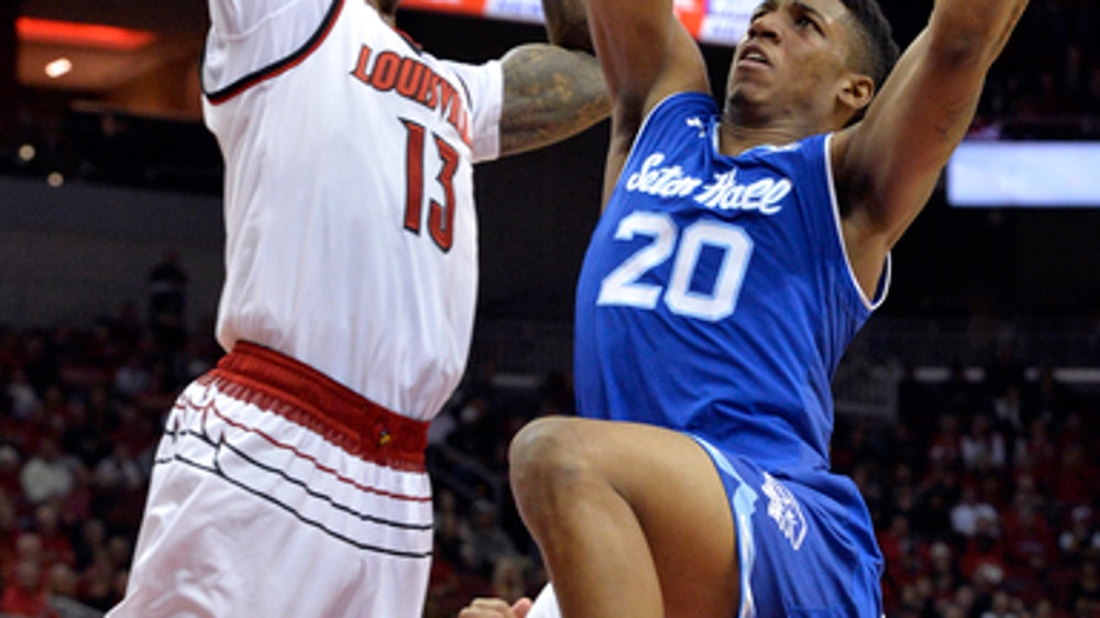 Seton Hall rallies to upset No. 17 Louisville 79-77 (Dec 03, 2017)