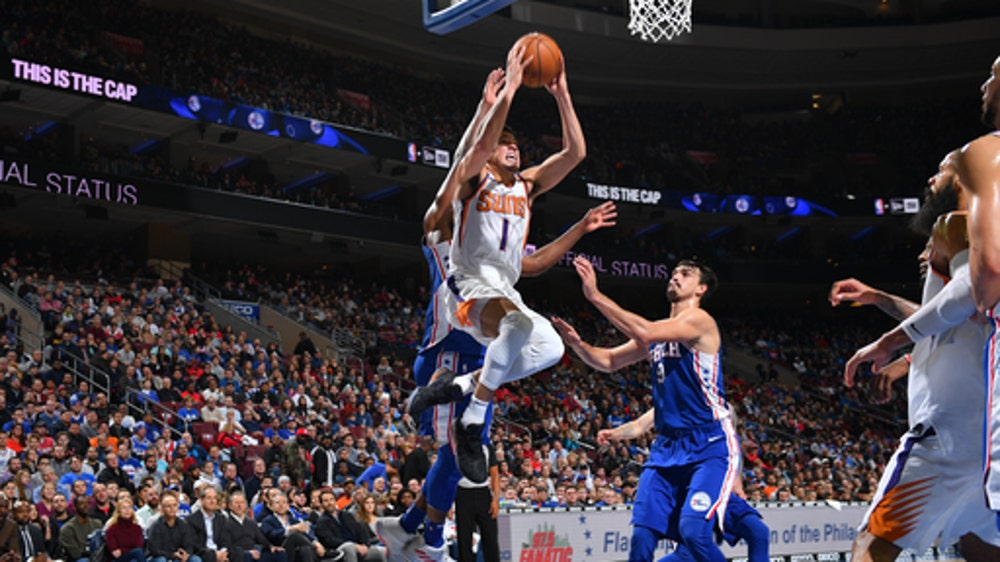 Booker scores 46 to lift Suns past 76ers 115-101 (Dec 04, 2017)