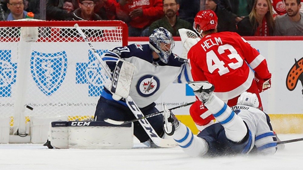 Red Wings snap 7-game skid with 5-1 win over Jets (Dec 05, 2017)