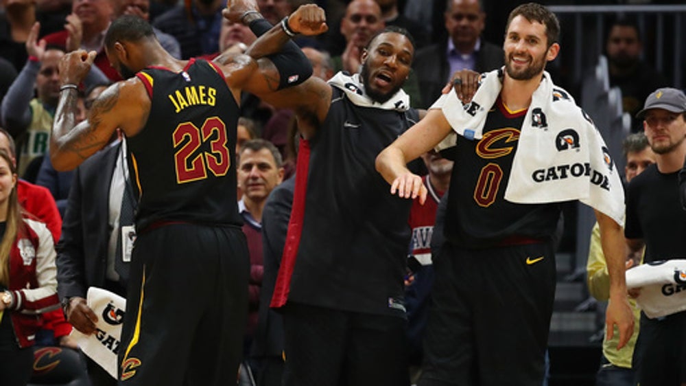 LeBron hits big 3, scores 32 as Cavaliers win 13th straight (Dec 06, 2017)