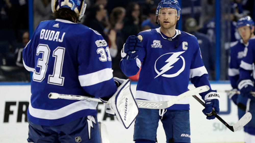 Stamkos leads Lightning past Avalanche 5-2