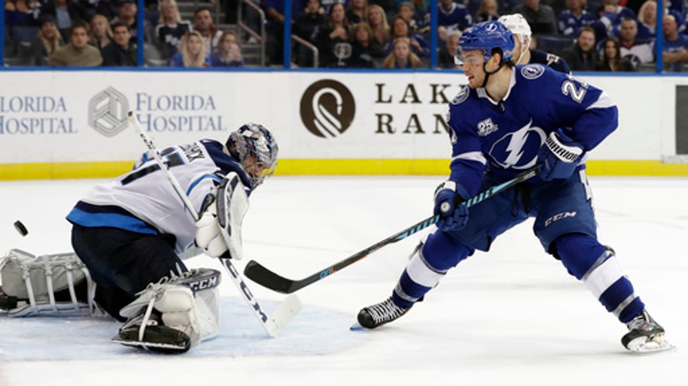 Point scores in OT, Lightning beat Jets 4-3 (Dec 09, 2017)
