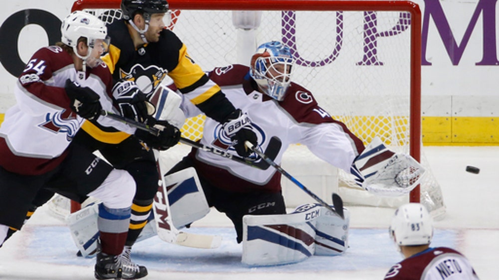 Bernier makes 39 stops as Avalanche top Penguins 2-1 (Dec 11, 2017)