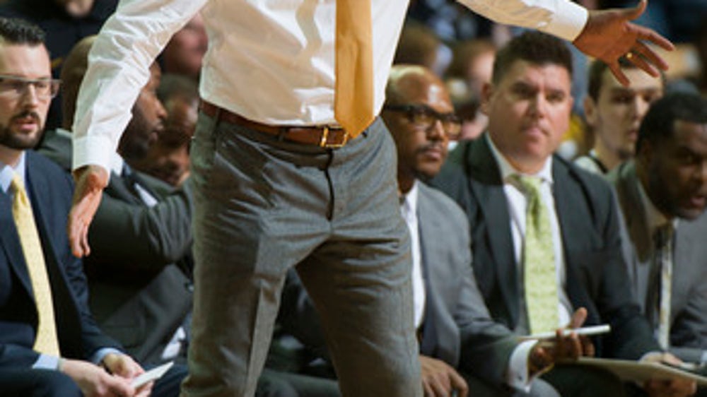 Barnett, Missouri overpower North Florida for 85-51 win (Dec 16, 2017)