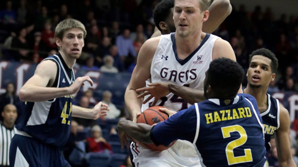 Saint Mary's stays strong down stretch, tops UC Irvine 73-66 (Dec 16, 2017)