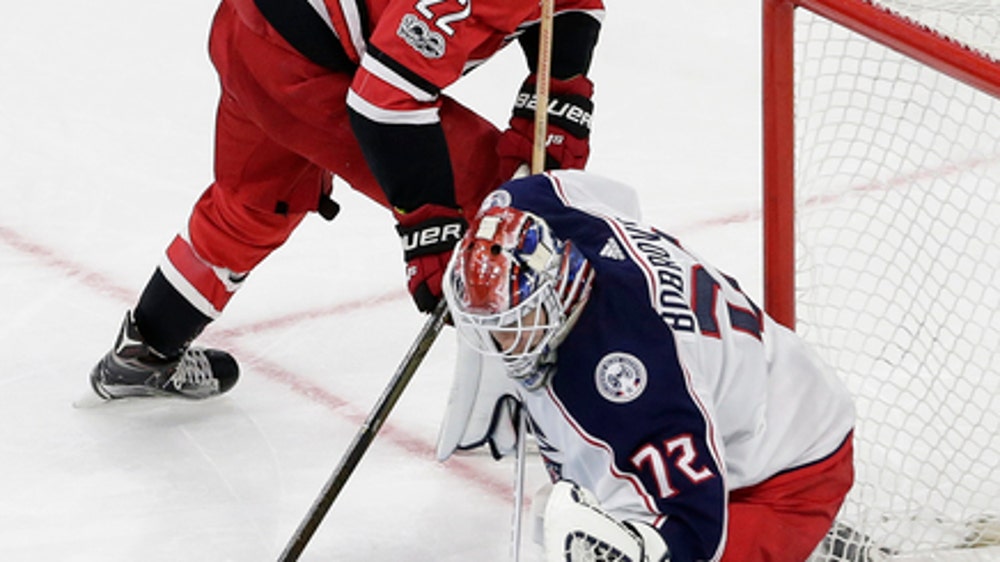 Hanifin, Darling help Hurricanes beat Blue Jackets 2-1 (Dec 16, 2017)