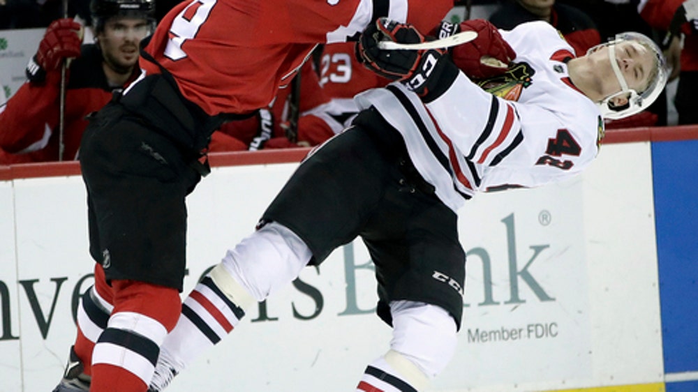 Schneider, Hall lead Devils over Blackhawks 4-1 (Dec 23, 2017)