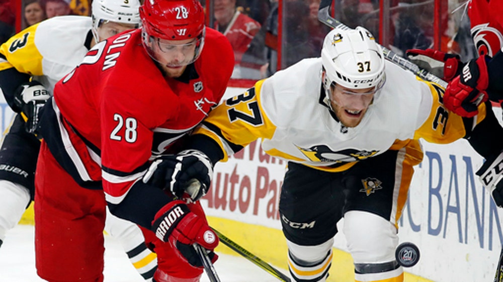 Hurricanes beat Penguins 2-1 for 4th straight win (Dec 29, 2017)