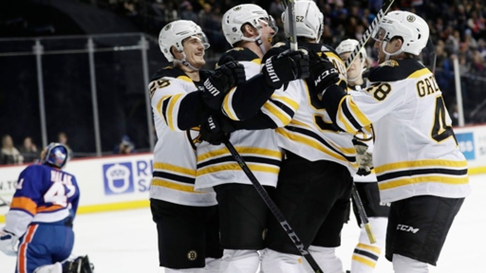 Bruins score 3 in third, pull away to beat Islanders 5-1 (Jan 02, 2018)