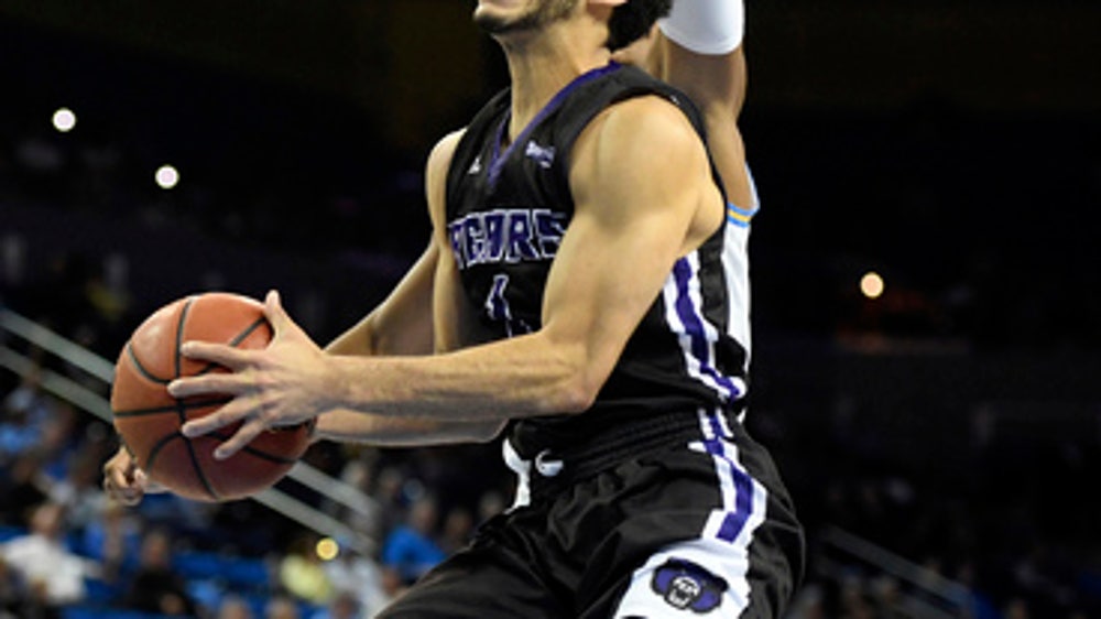 Howard brothers share sweet 3-point shots, brotherly bond