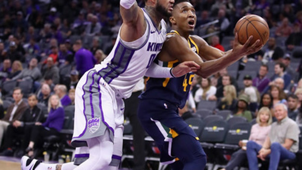 Mitchell scores 34 in Utah's 120-105 win over Kings (Jan 17, 2018)