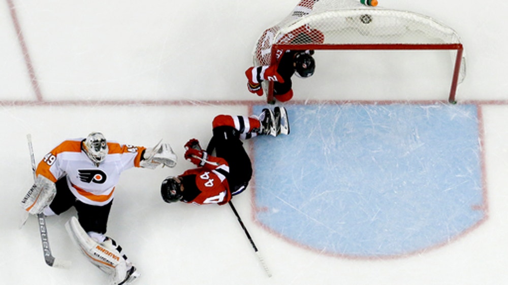 Hischier's late goal lifts Devils over Flyers 4-3 (Feb 01, 2018)