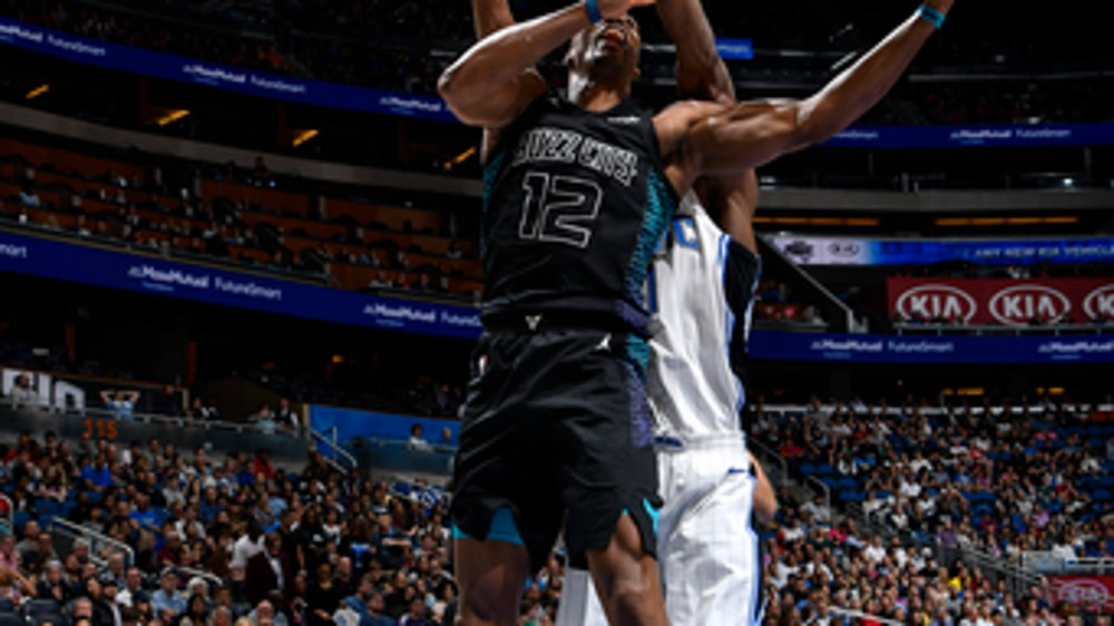 Howard shines as Hornets top Magic 104-102