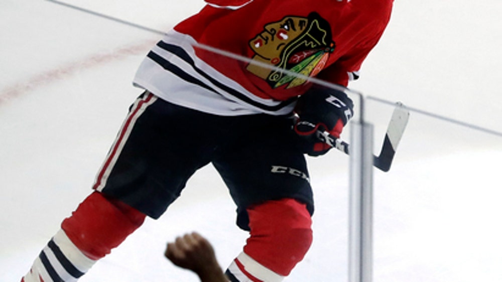 Blackhawks outlast Senators in shootout