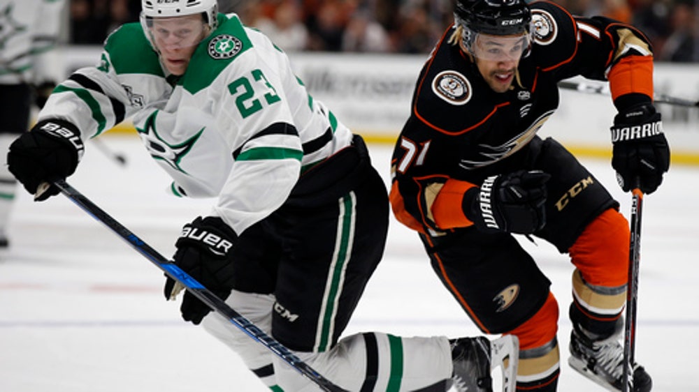 Miller stops 41 shots, Ducks beat Stars 2-0