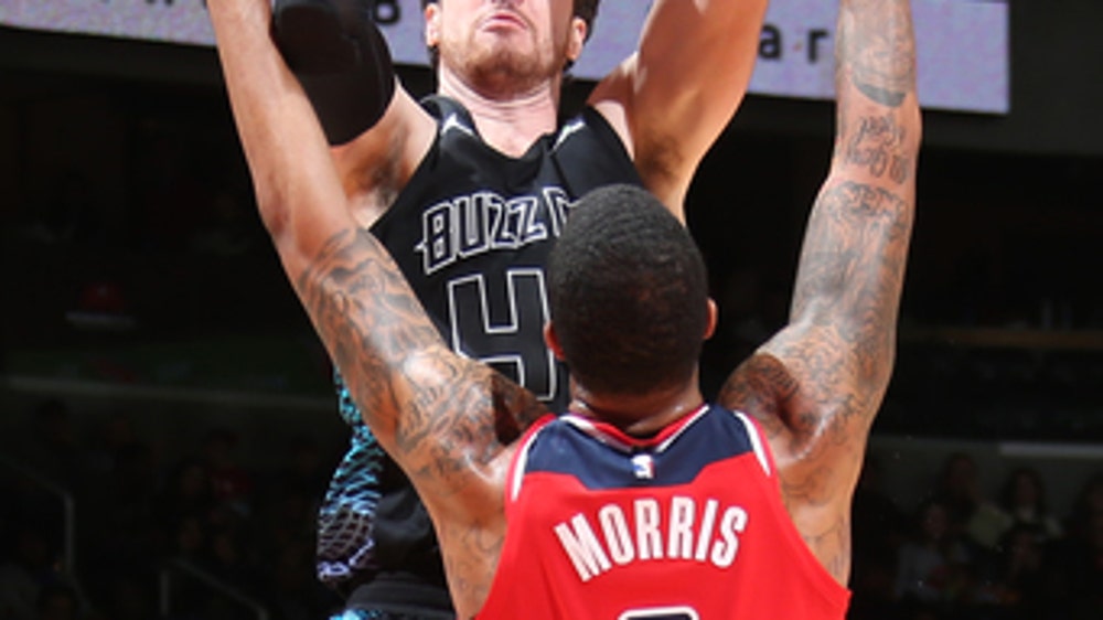 Kaminsky helps Hornets beat Wizards 122-105