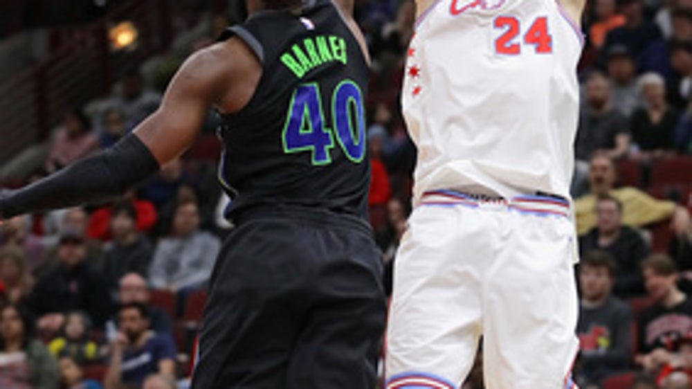 Portis leads late rally, Bulls beat Mavs 108-100