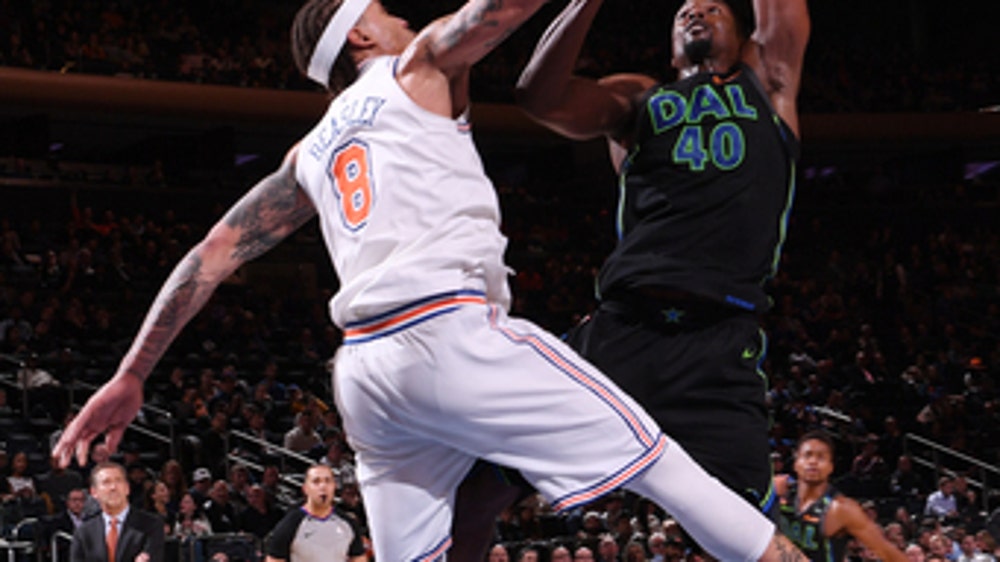 Barnes scores 30, Mavs hand Knicks eighth straight loss