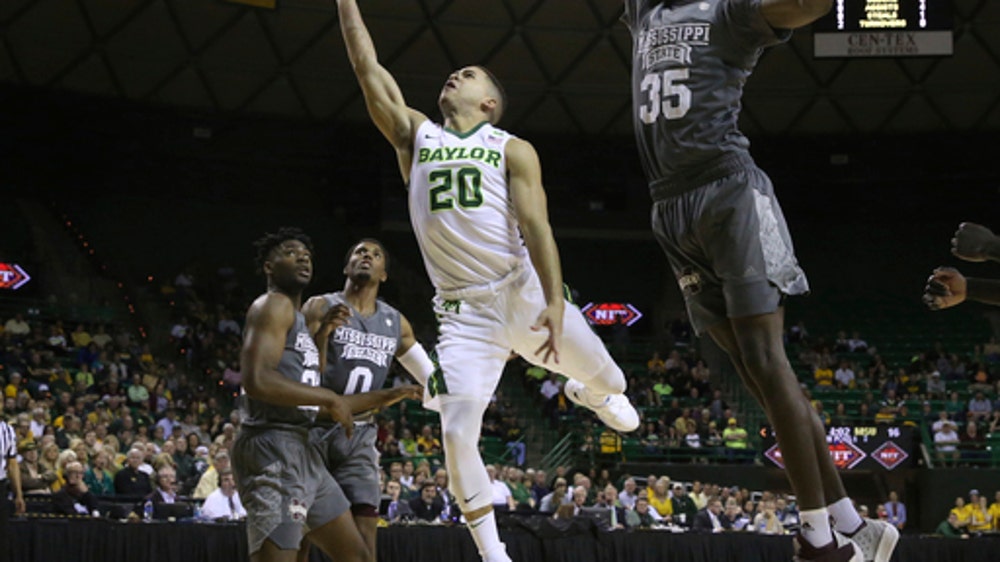 Weatherspoon hits 3 at buzzer, Mississippi State advances
