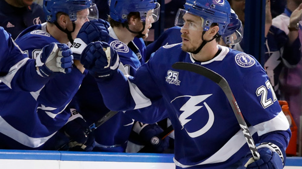 Lightning erase 3-goal deficit, rally past Maple Leafs 4-3