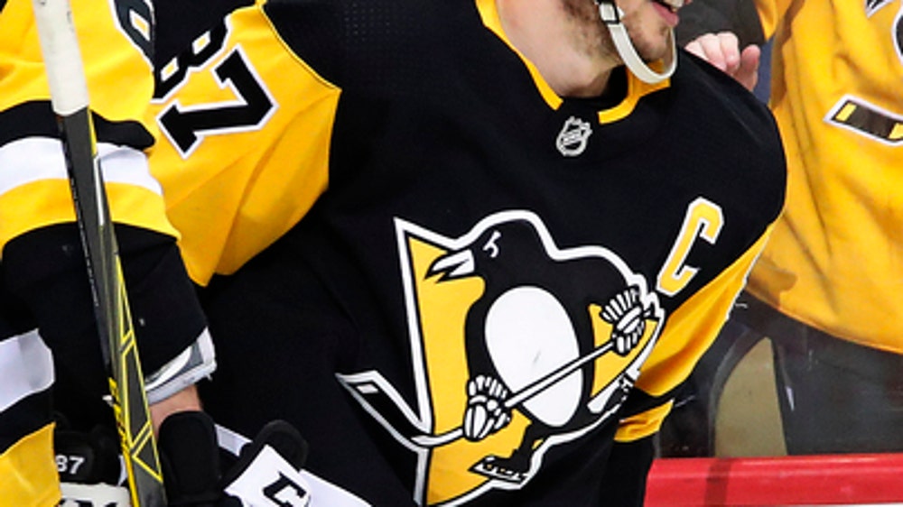 Sidney Crosby has highlight-reel goal, milestone assist (Mar 21, 2018)