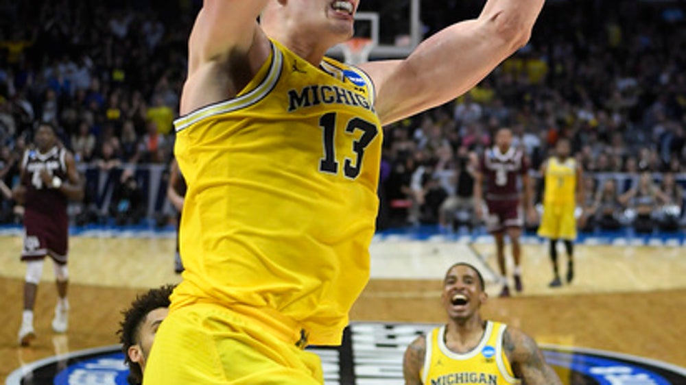Streaking Michigan routs Texas A&M 99-72 in West semifinals (Mar 23, 2018)