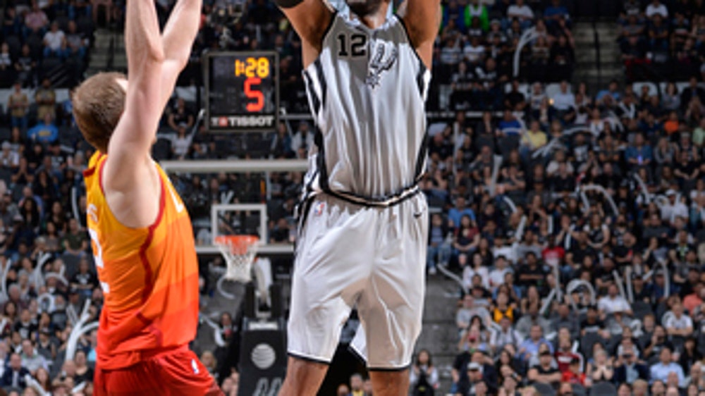 Aldridge has career-high 45 points, Spurs beat Jazz in OT