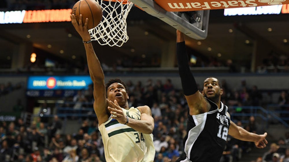 Giannis returns, Bucks hold on for 106-103 win over Spurs