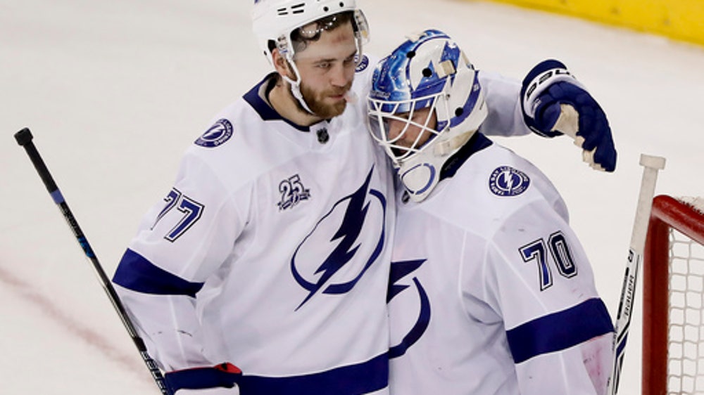 Lightning stops 3-game slide with 7-3 win over Rangers