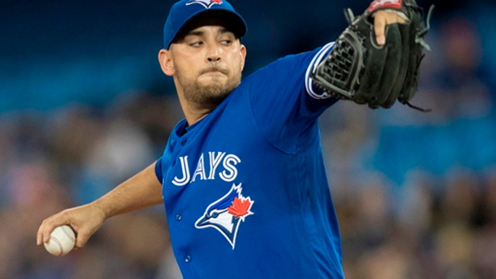 Solarte homers, Pillar steals home, Toronto tops Yankees 5-3