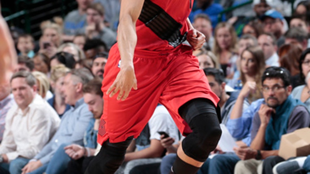 Smith highlight helps Mavs top playoff-bound Blazers 105-99