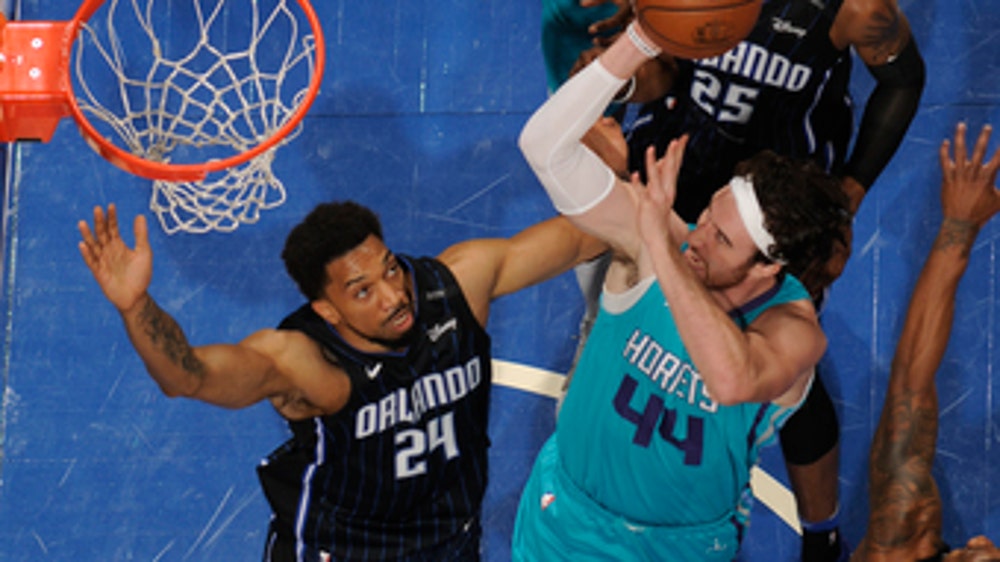 Monk scores 26, Hornets rout Magic 137-100