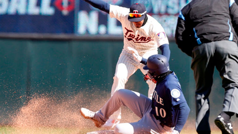 Just chillin’: Record low cold in Minny, Mariners win 11-4