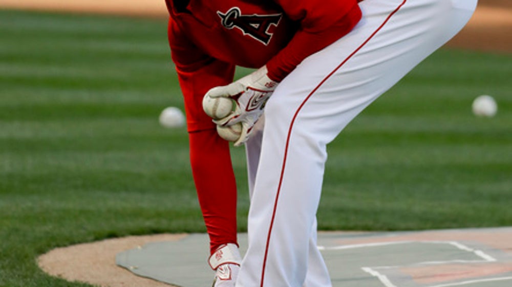 LEADING OFF: Farquhar status, Yanks add top prospect Torres