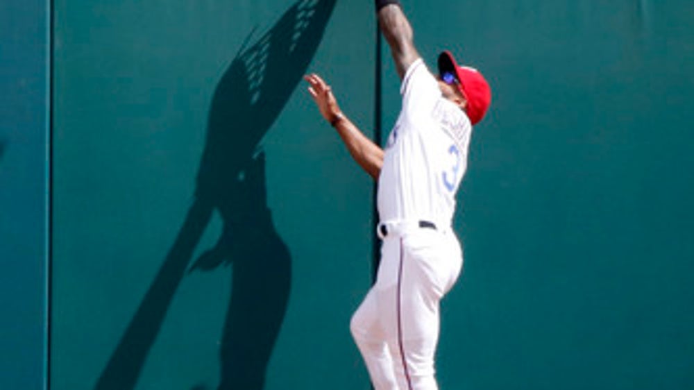Rangers avoid series sweep with 7-4 win over Mariners