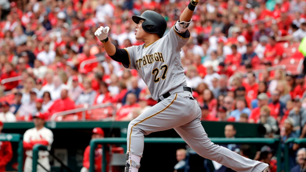 Pirates 3B Kang granted visa, will rejoin club