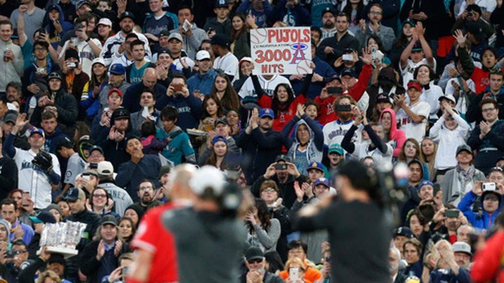 Albert 3K: Pujols gets 3,000th hit, Angels beat Mariners 5-0
