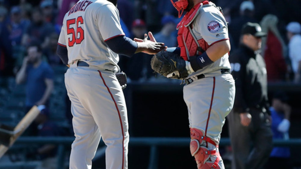 Twins rally late for a 5-3 victory over Shields, White Sox (May 06, 2018)
