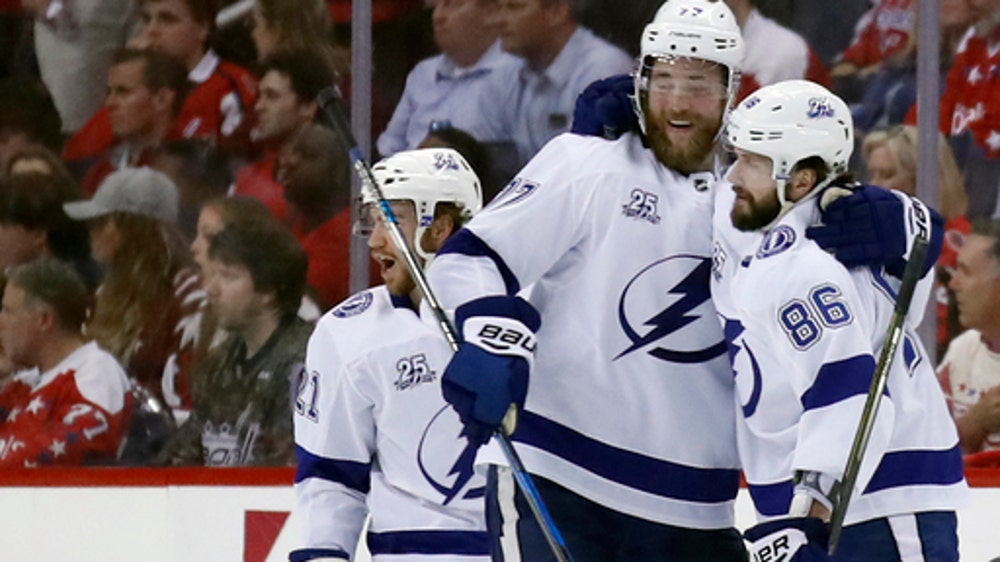 Hedman, Lightning beat Caps to cut East final deficit to 2-1