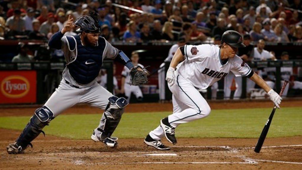 Descalso knocks in run in 8th, D-backs end skid with 2-1 win