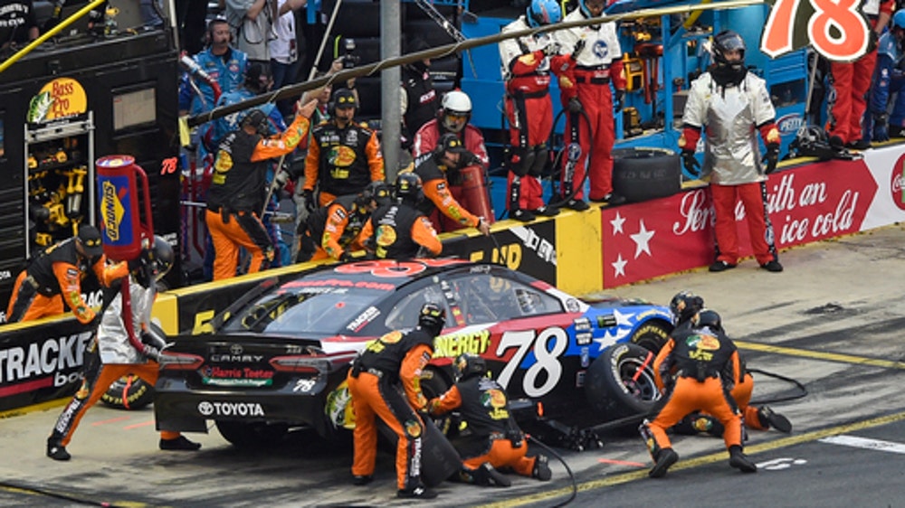 Kyle Busch blows past field for 1st Charlotte points win