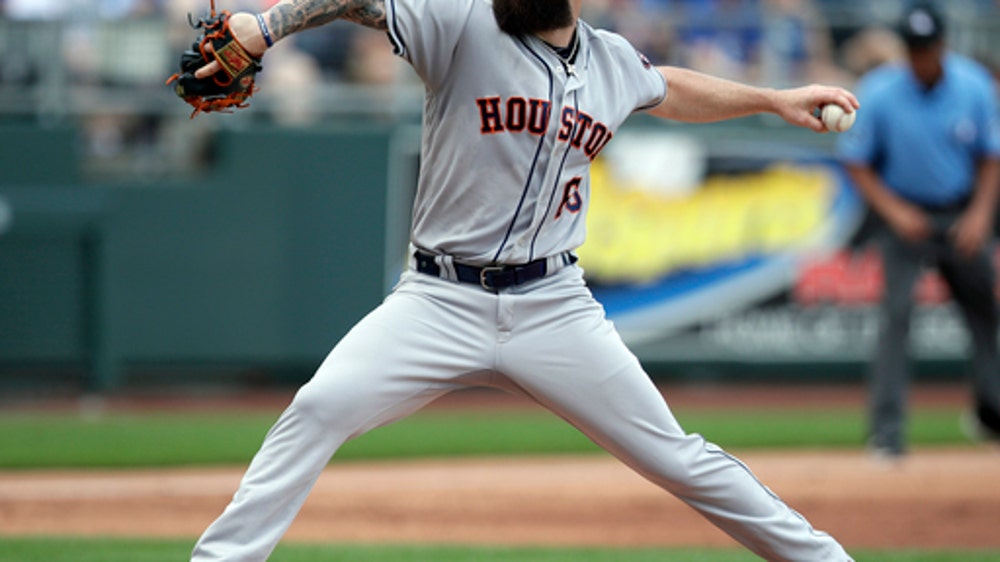 Keuchel helps Astros get 10th straight win, 10-2 over Royals