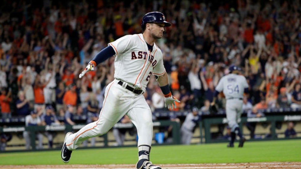 Bregman’s double runs Astros’ winning streak to 12