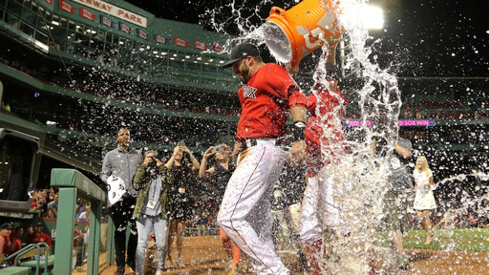 Martinez HR helps Red Sox rally from 5 down, top M’s 14-10