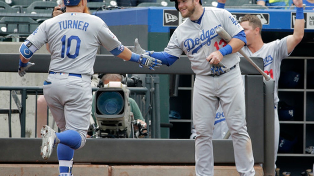 Dodgers hit 7 homers in 8-7 win over Mets