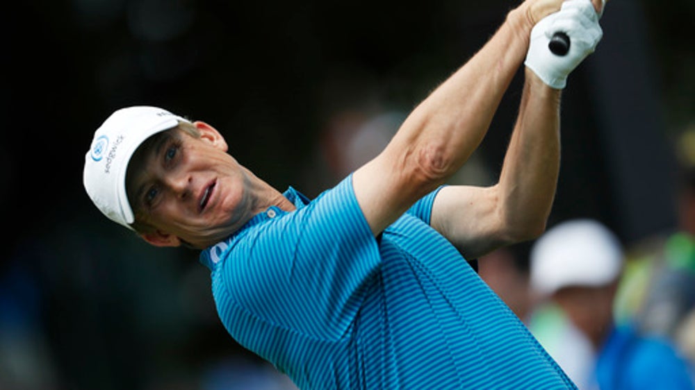 2 putts: Toms rolls in 2 huge ones to win US Senior Open