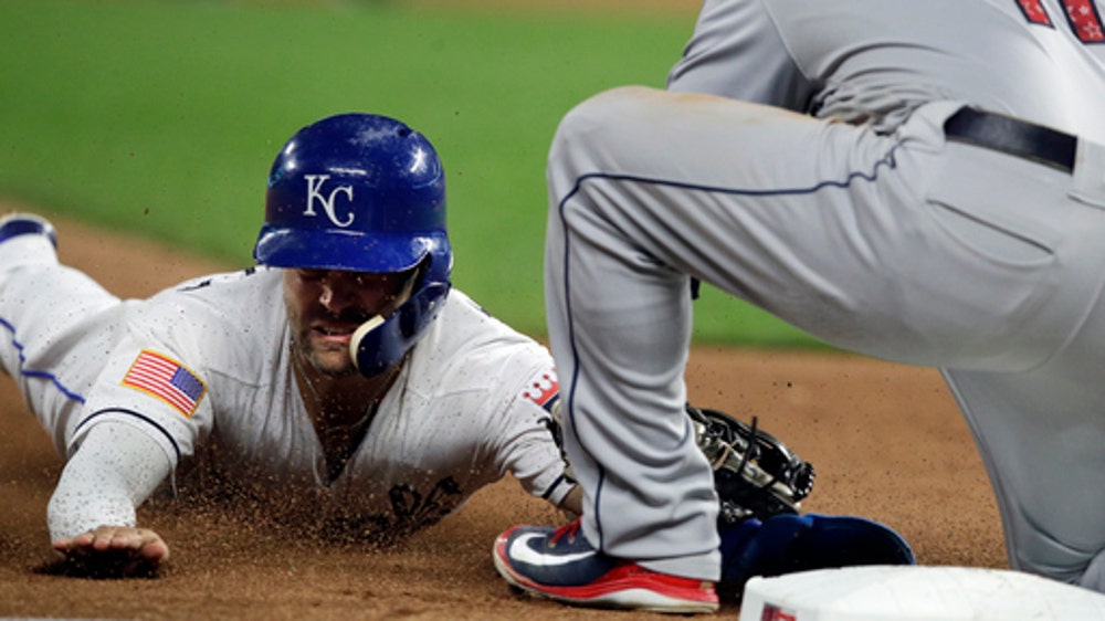 Bauer, Indians beat Royals 3-2 for 3-game sweep