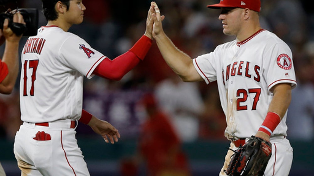 Angels overcome injury to Richards, beat Mariners 9-3