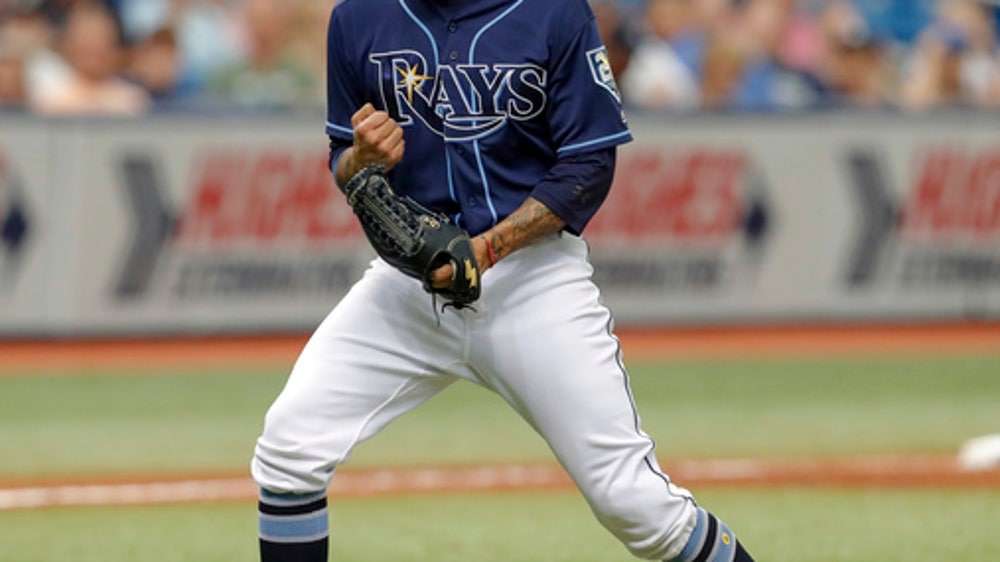 Versatile Romo helps hold off Yanks for 3-2 win