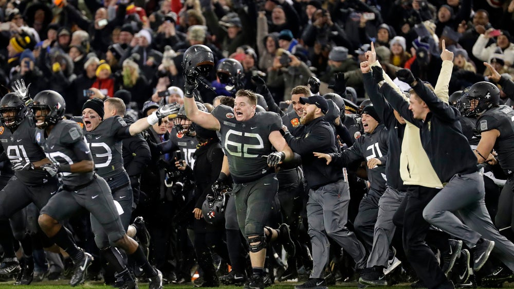 Army-Navy rivalry features Trump tossing coin at 119th game
